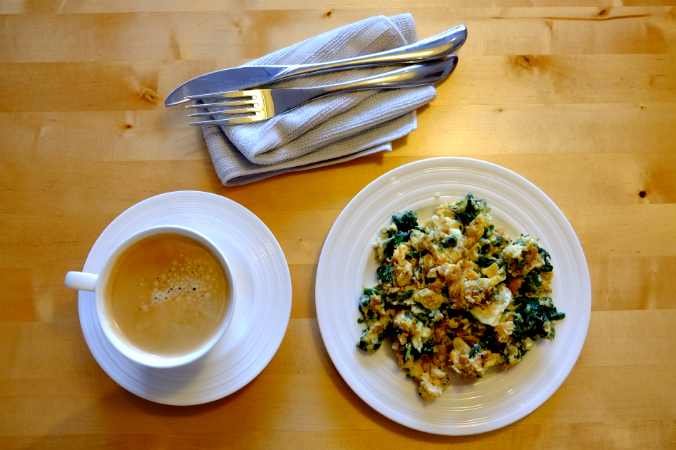 Scrambled eggs with spinach and blue brie by @recipesformax