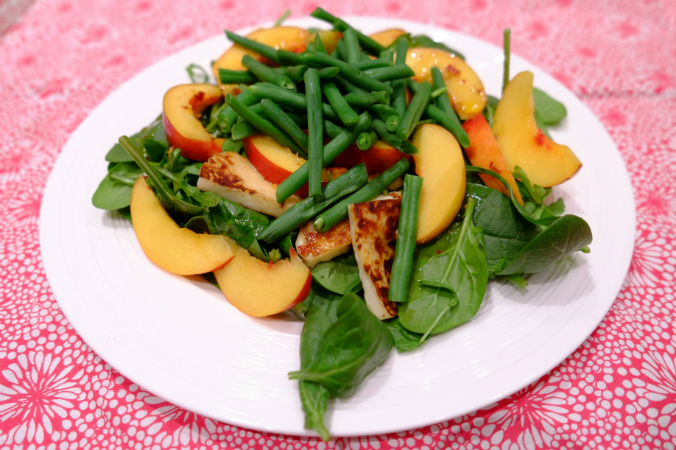 Halloumi, spinach and peach by @recipesformax