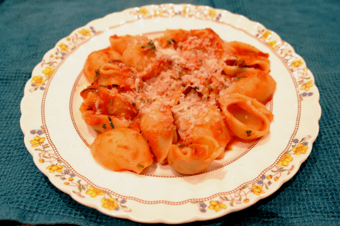 Pasta with tomato sauce by @recipesformax