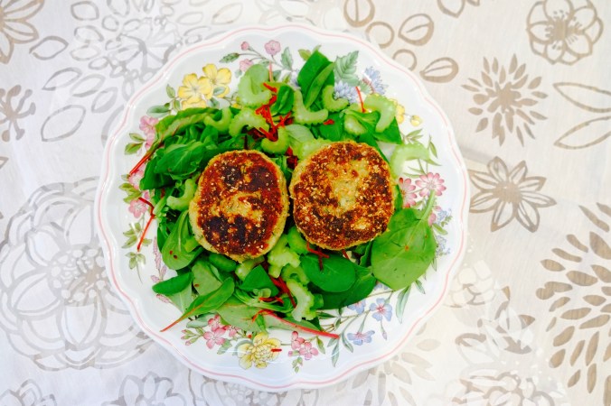 Smoked mackerel fishcakes with dill by @recipesformax